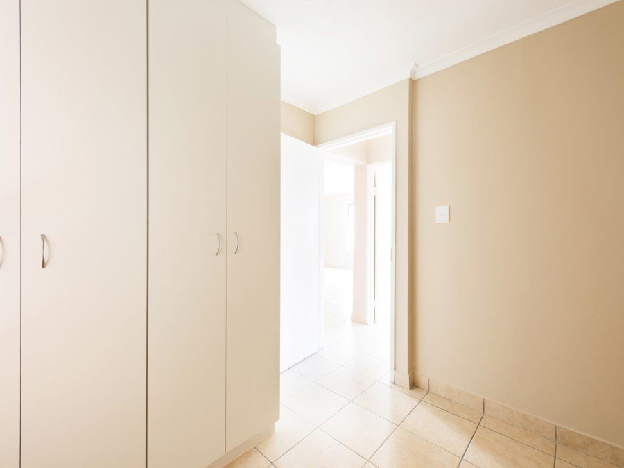 To Let 2 Bedroom Property for Rent in Burgundy Estate Western Cape